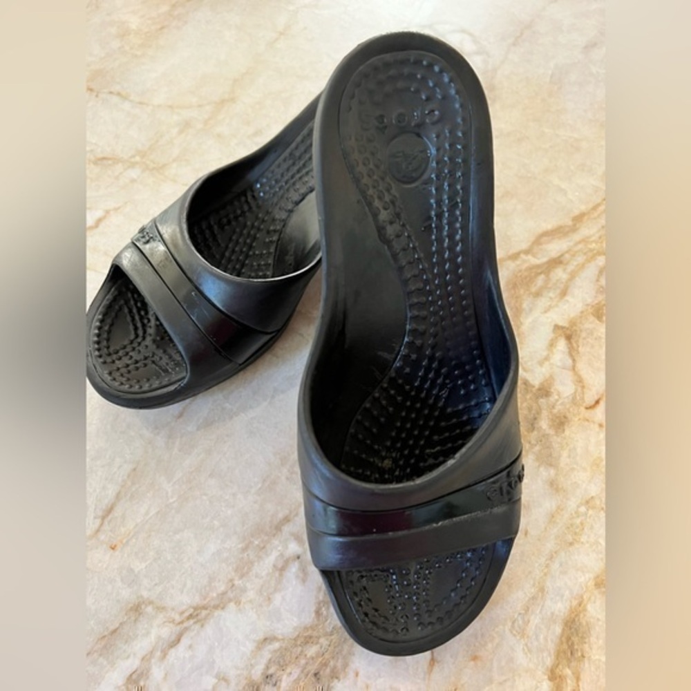 🖤 Crocs black slip on wedge heel sandals. Size 9. Pre-owned, in good sha…